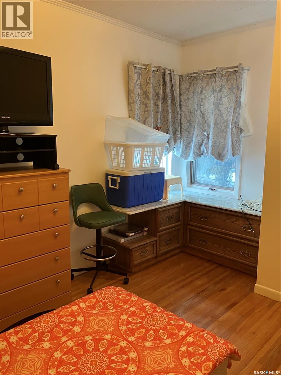 113 4Th Avenue Sw, Ituna, SK - Indoor