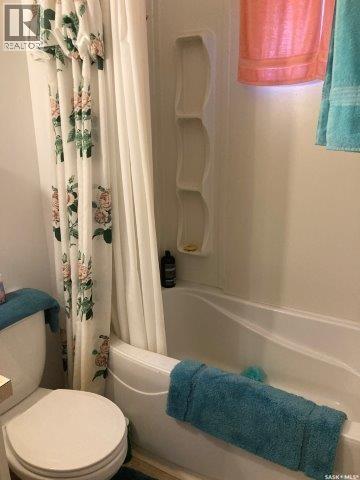 113 4Th Avenue Sw, Ituna, SK - Indoor Photo Showing Bathroom