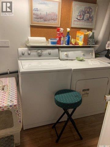 113 4Th Avenue Sw, Ituna, SK - Indoor Photo Showing Laundry Room