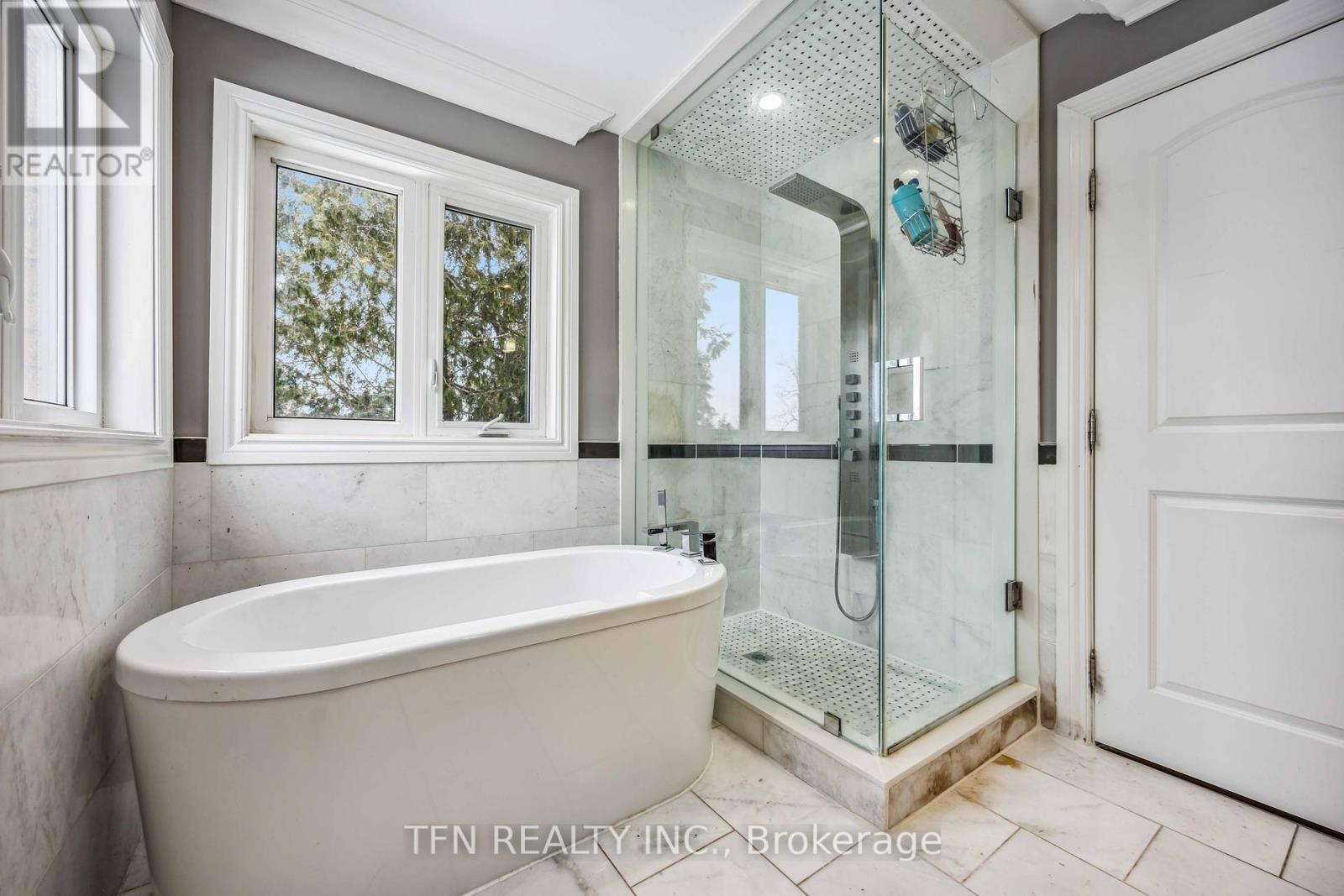 282B Aylesworth Avenue, Toronto, ON - Indoor Photo Showing Bathroom