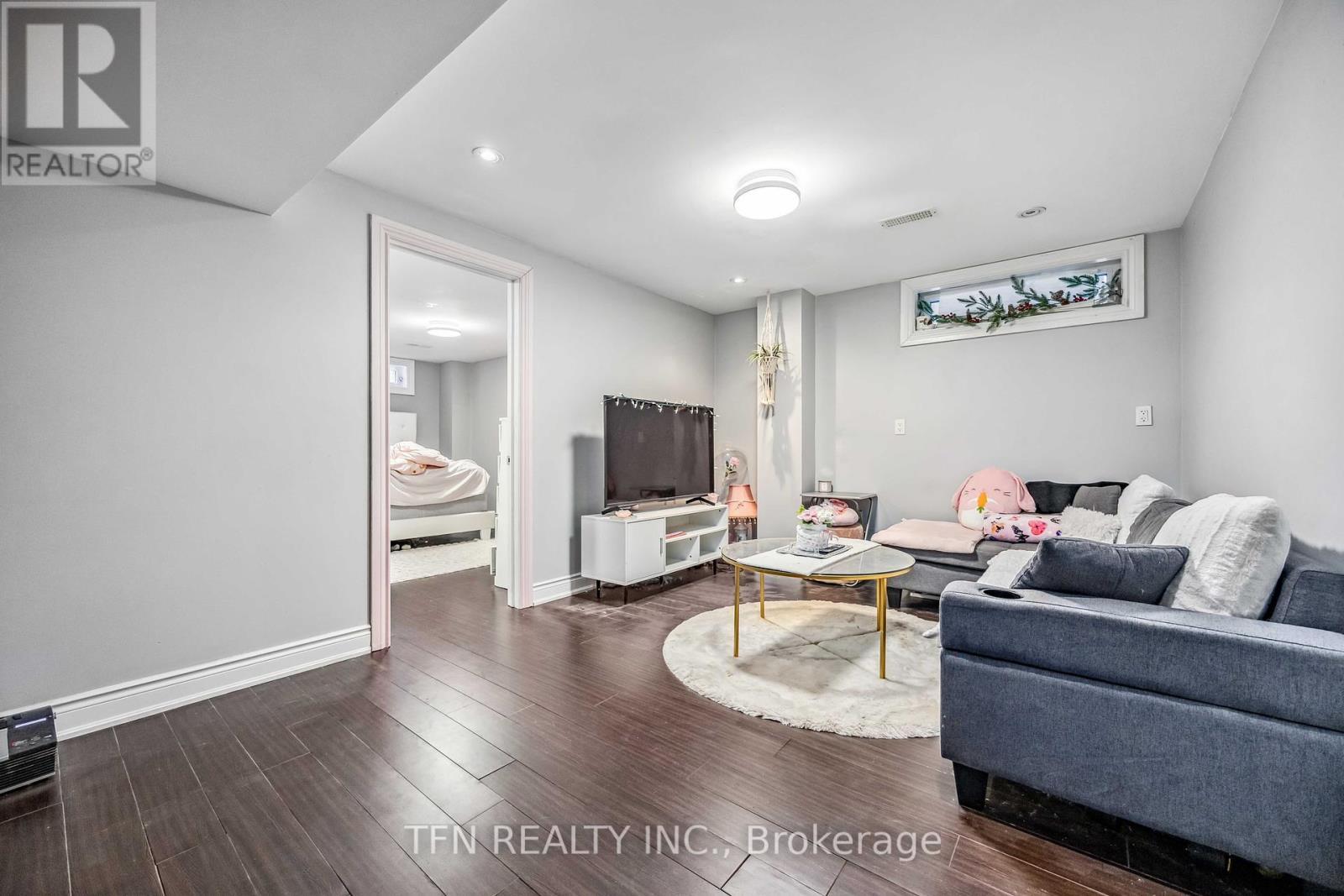 282B Aylesworth Avenue, Toronto, ON - Indoor Photo Showing Living Room