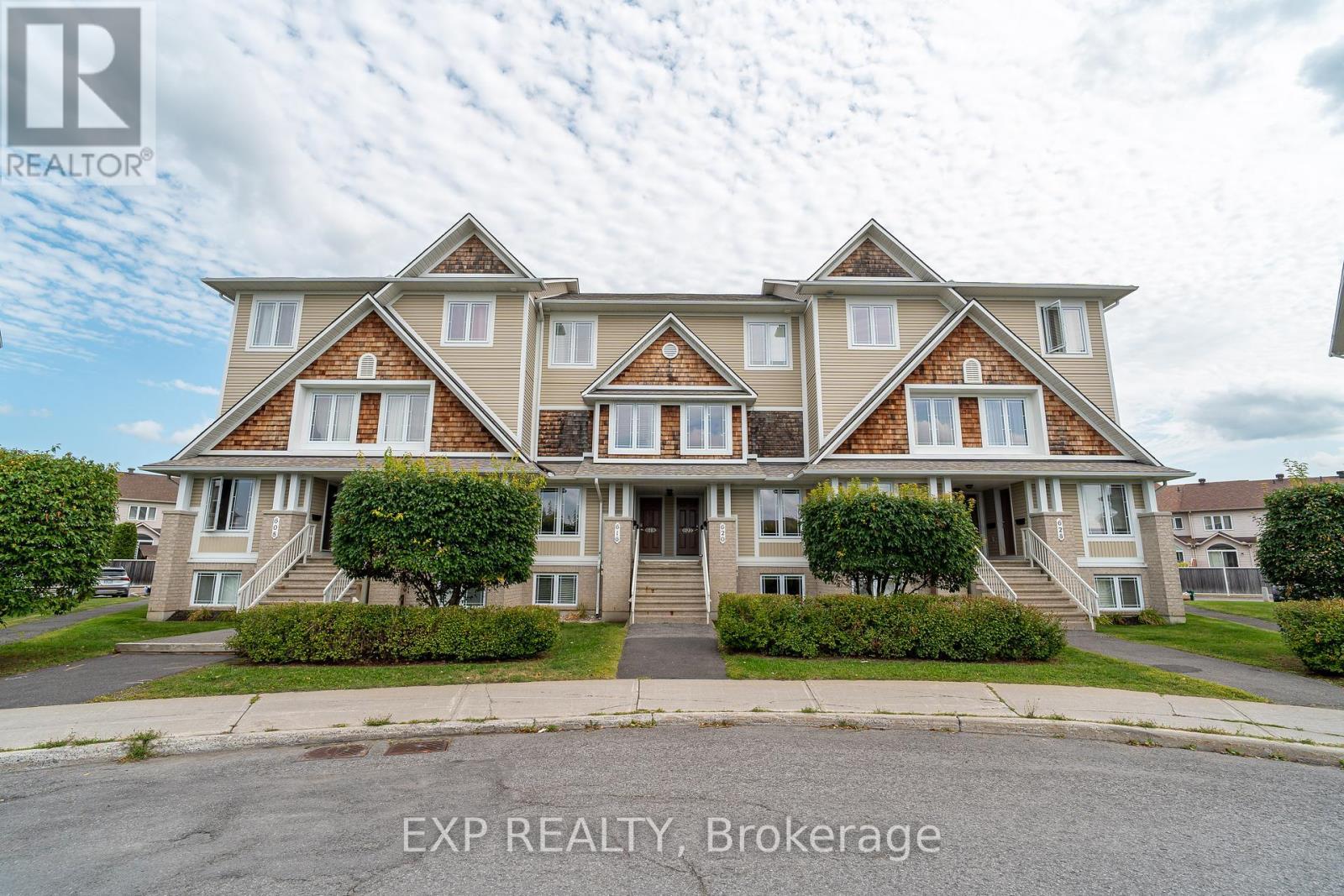 620 Lakeridge Drive, Ottawa, ON - Outdoor With Facade
