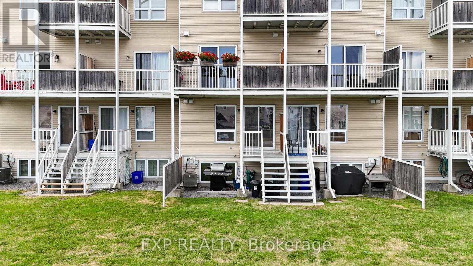 620 Lakeridge Drive, Ottawa, ON - Outdoor With Deck Patio Veranda With Facade