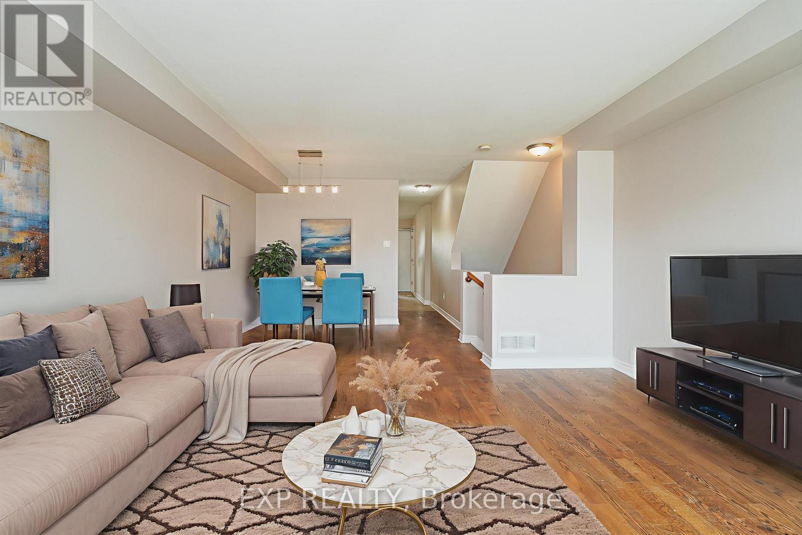620 Lakeridge Drive, Ottawa, ON - Indoor Photo Showing Living Room