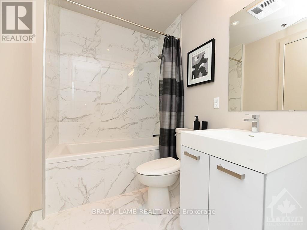 414 - 203 Catherine Street, Ottawa, ON - Indoor Photo Showing Bathroom