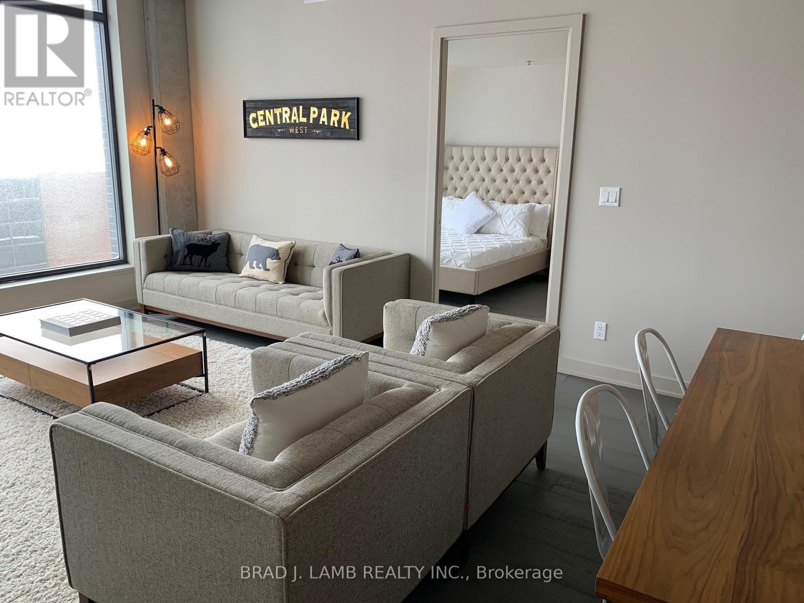 603 - 203 Catherine Street, Ottawa, ON - Indoor Photo Showing Living Room