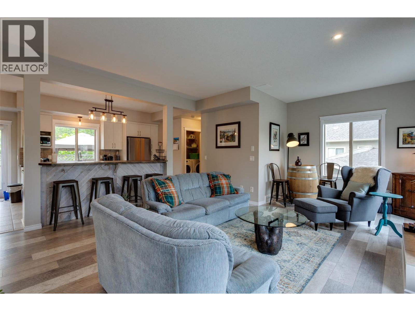 1798 Olympus Way Unit# 15, West Kelowna, BC - Indoor Photo Showing Living Room