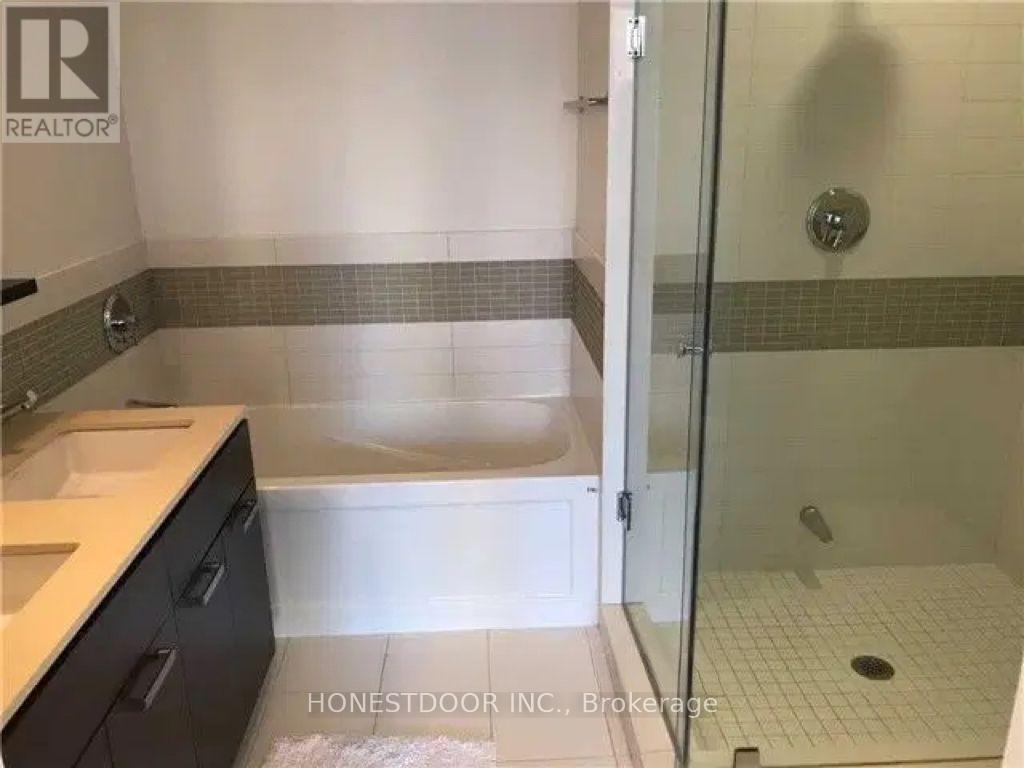 3304 - 295 Adelaide Street W, Toronto, ON - Indoor Photo Showing Bathroom