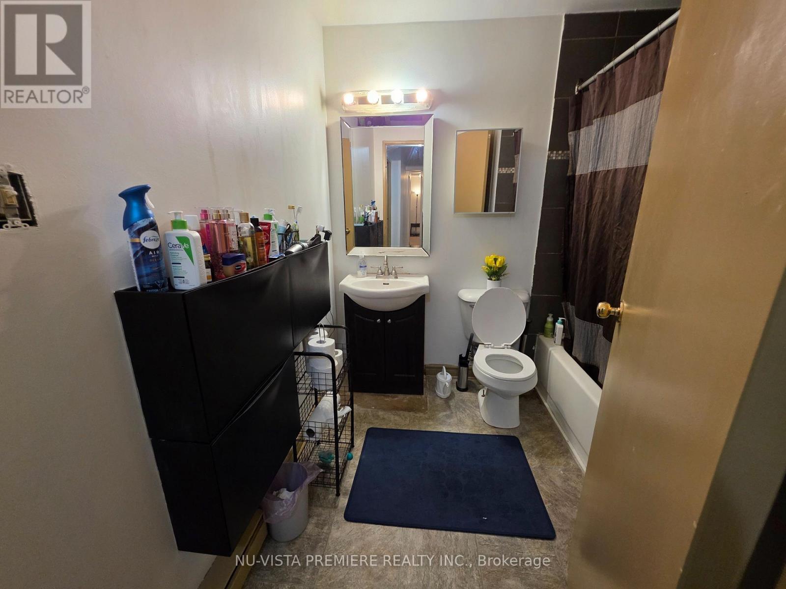 B1 - 650 Cheapside Street, London East (East C), ON - Indoor Photo Showing Bathroom