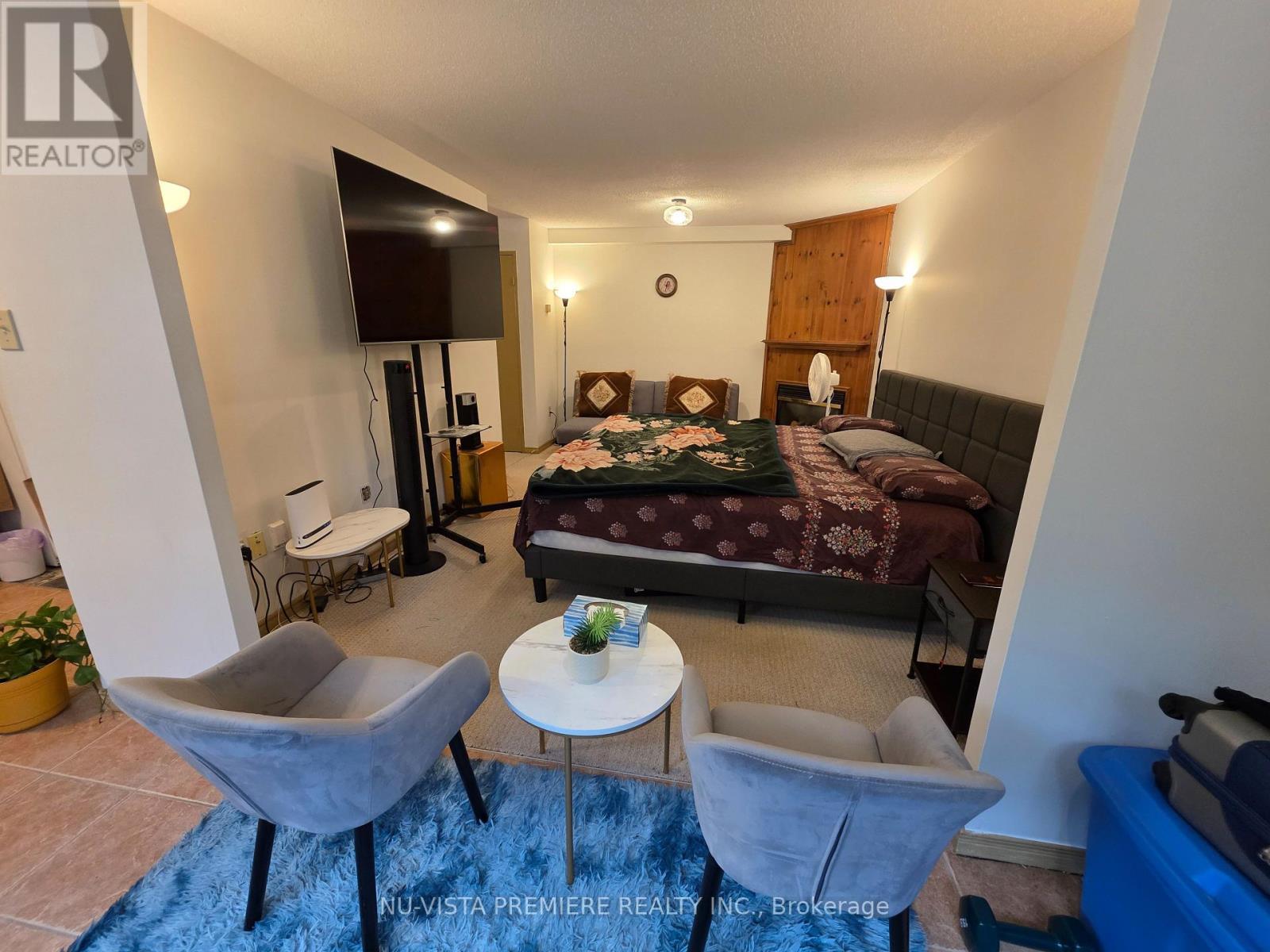 B1 - 650 Cheapside Street, London East (East C), ON - Indoor Photo Showing Living Room