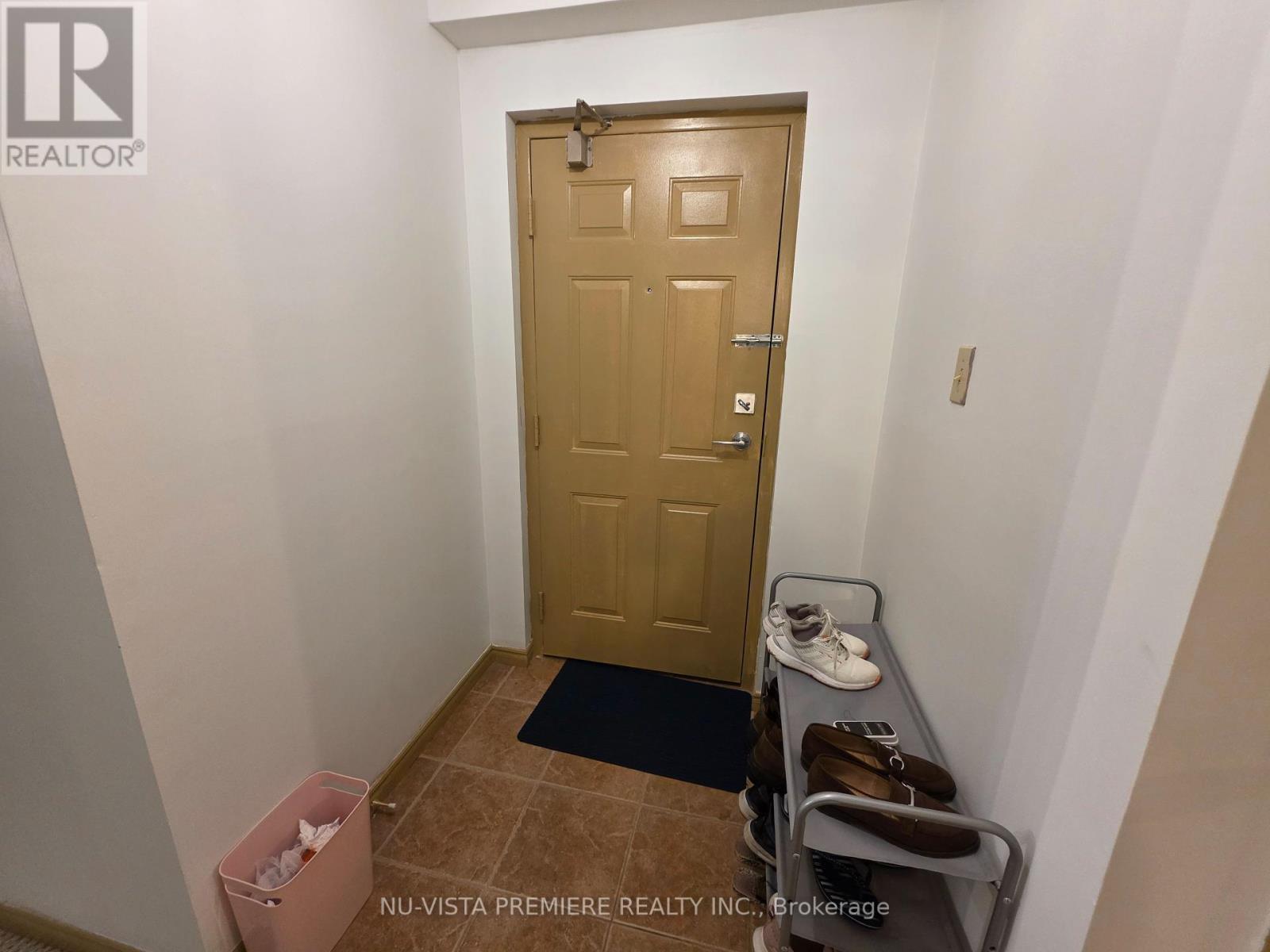 B1 - 650 Cheapside Street, London East (East C), ON - Indoor Photo Showing Other Room