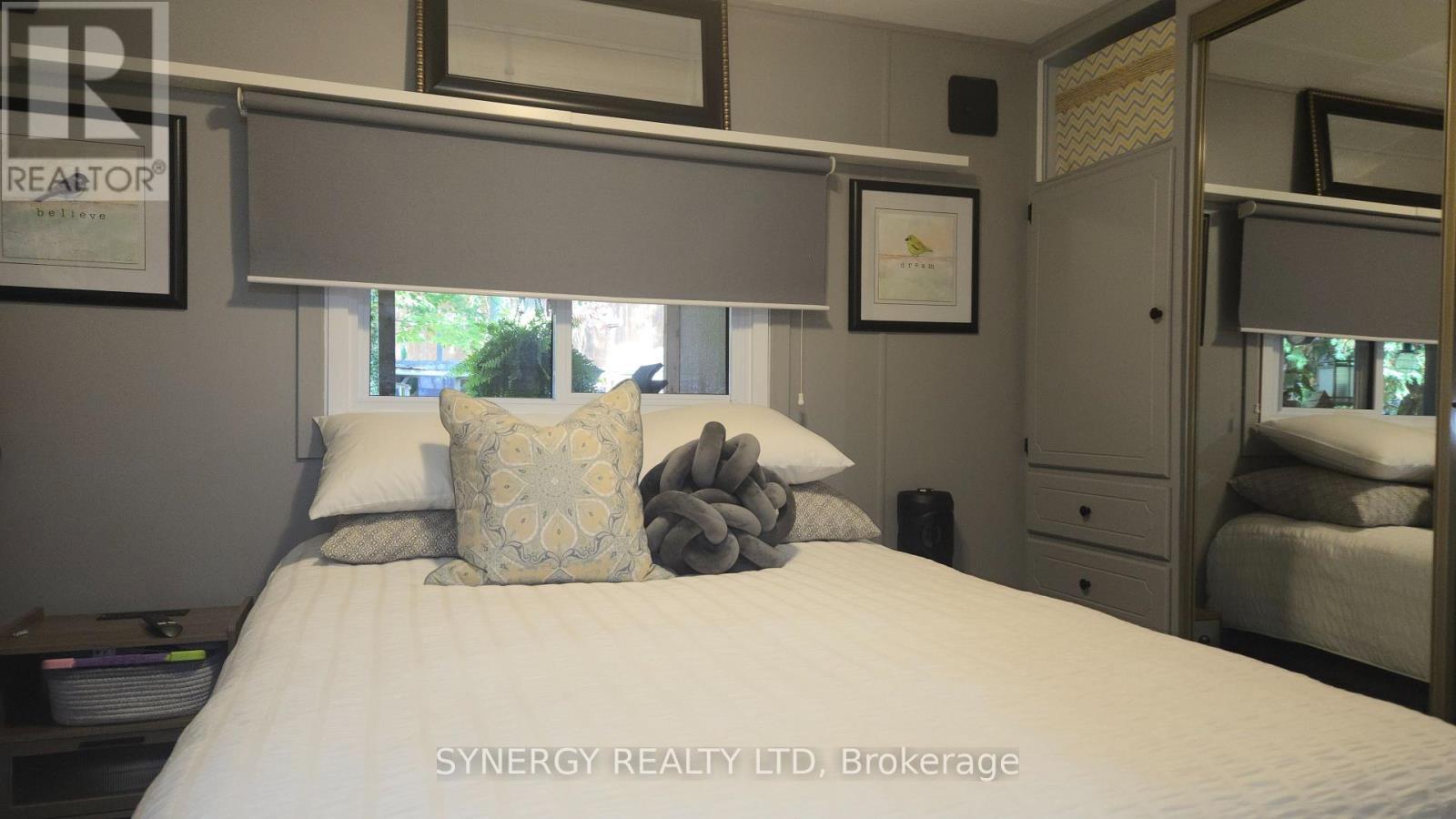 24749 Park Street, Strathroy-Caradoc (Sw), ON - Indoor Photo Showing Bedroom