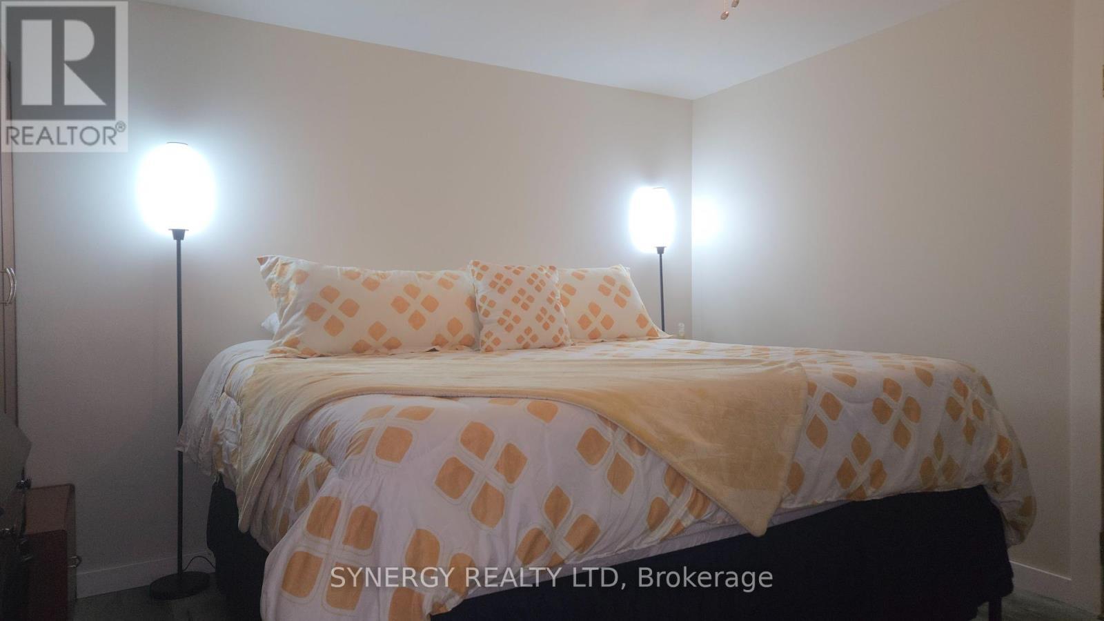 24749 Park Street, Strathroy-Caradoc (Sw), ON - Indoor Photo Showing Bedroom