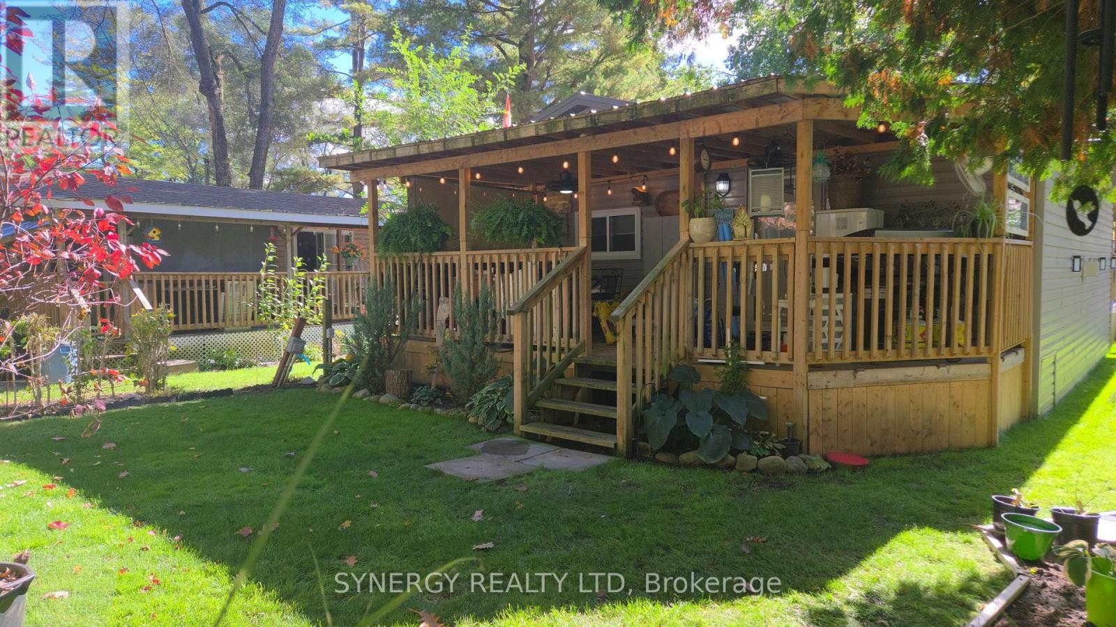 24749 Park Street, Strathroy-Caradoc (Sw), ON - Outdoor With Deck Patio Veranda