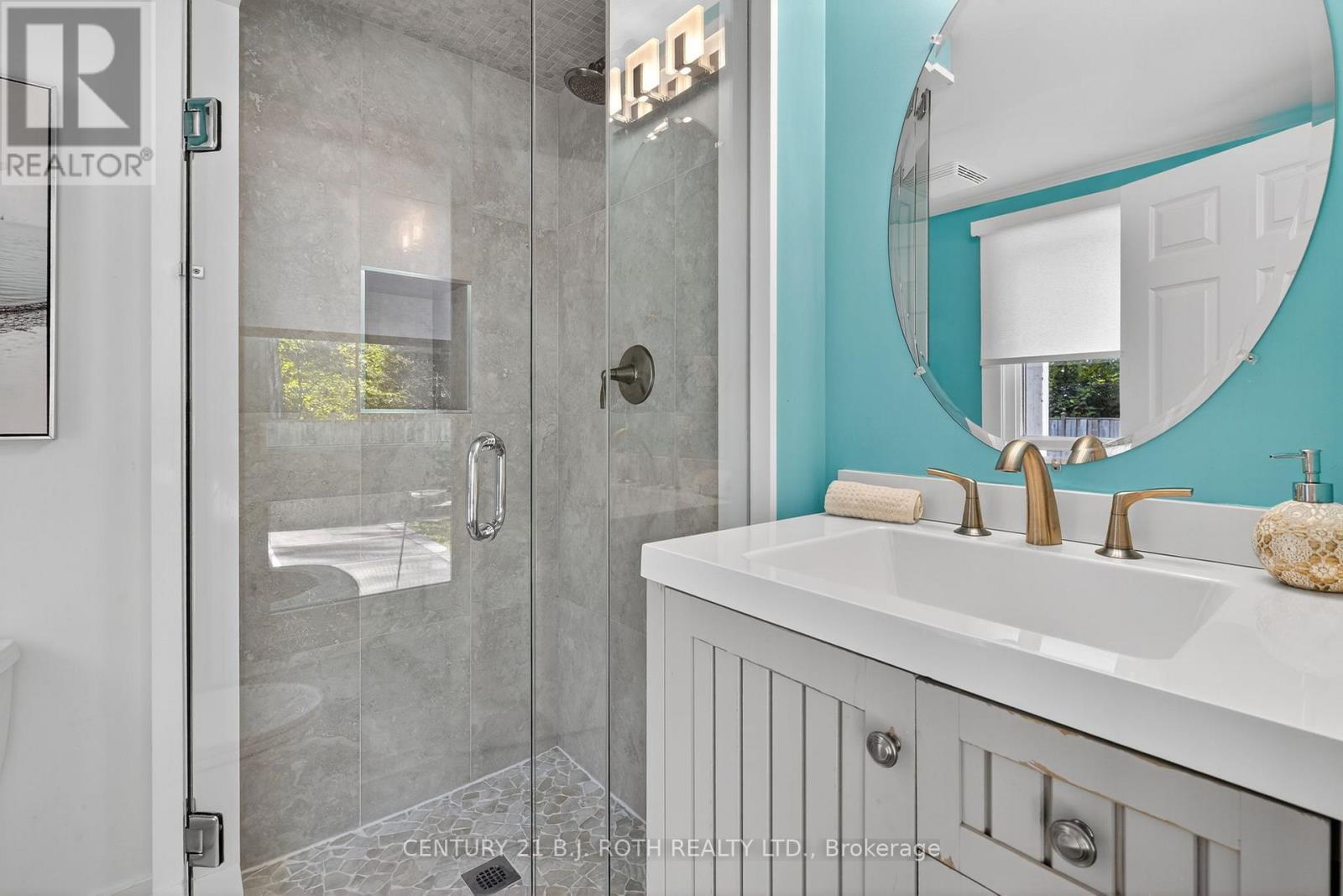 209846 26 Highway, Blue Mountains, ON - Indoor Photo Showing Bathroom