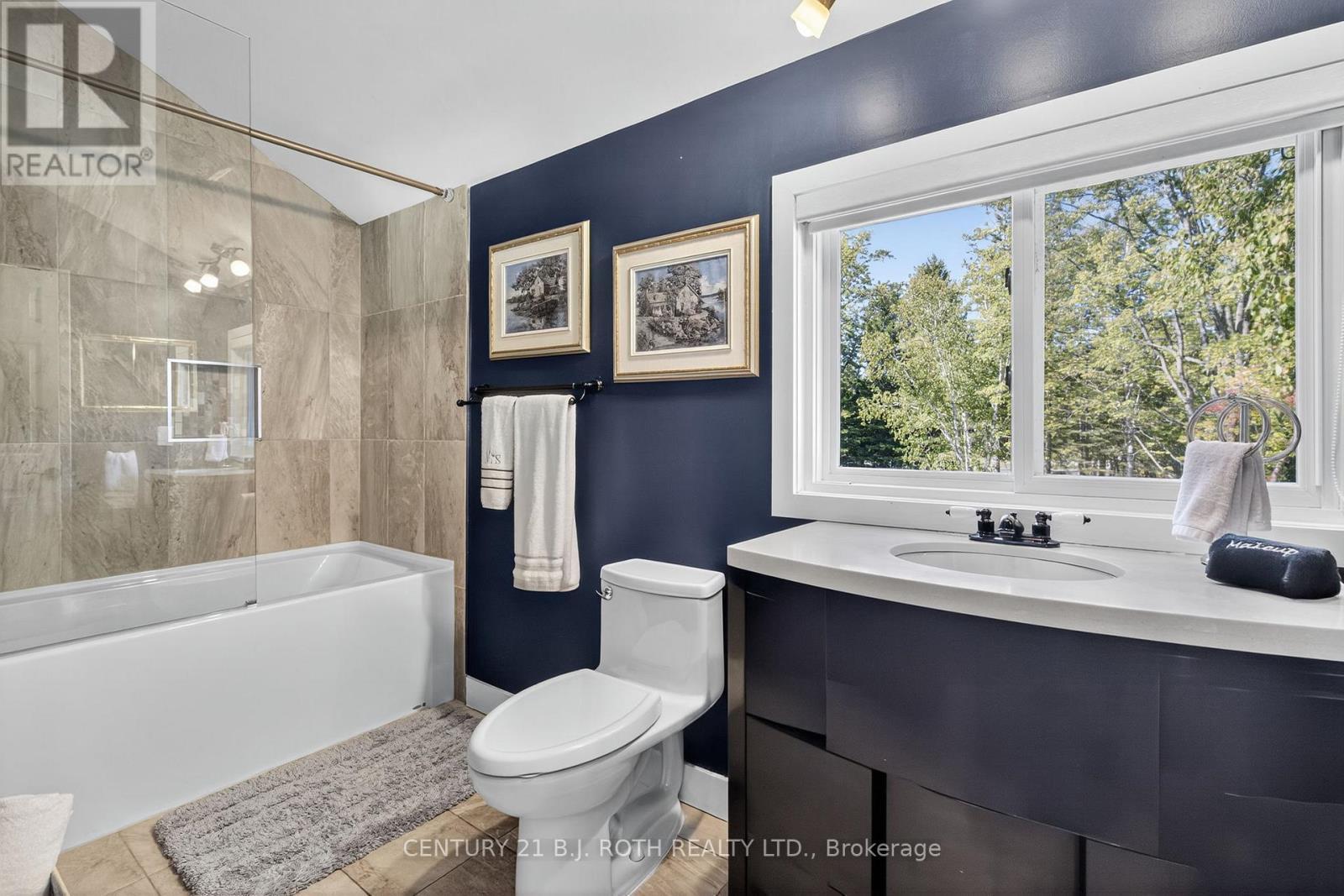 209846 26 Highway, Blue Mountains, ON - Indoor Photo Showing Bathroom