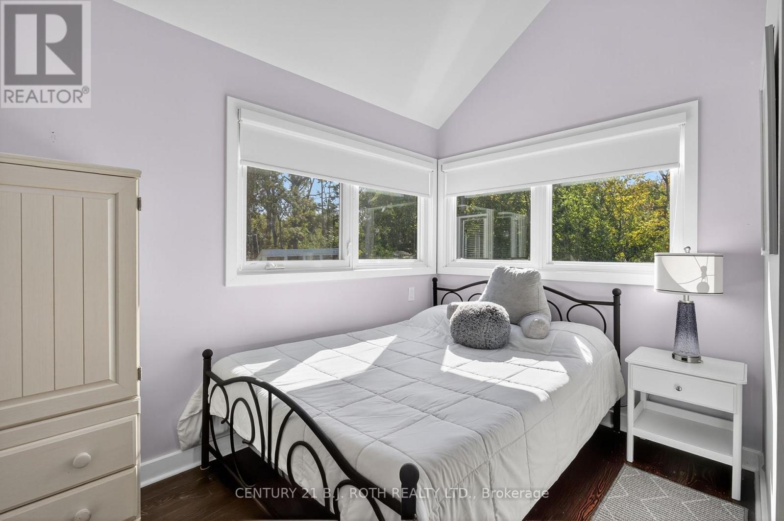209846 26 Highway, Blue Mountains, ON - Indoor Photo Showing Bedroom