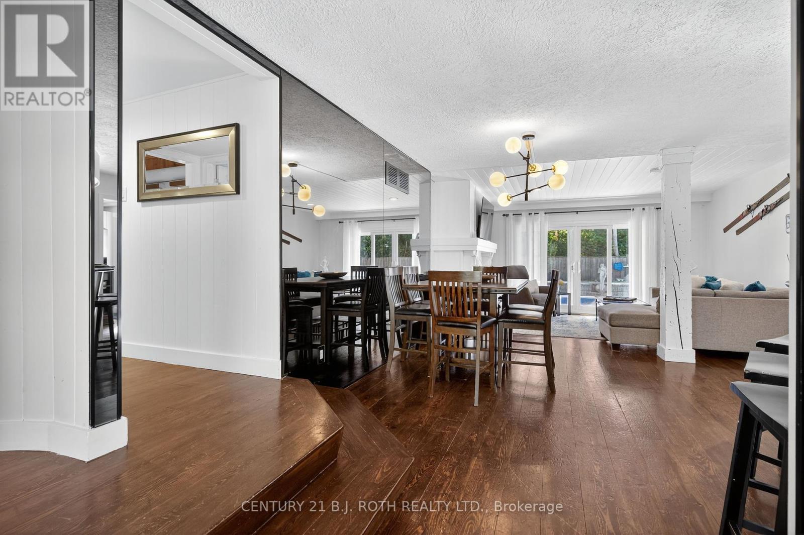 209846 26 Highway, Blue Mountains, ON - Indoor Photo Showing Dining Room