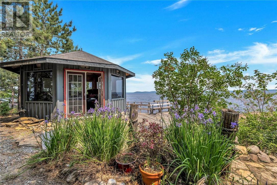 696 Pine Cone, Skead, ON