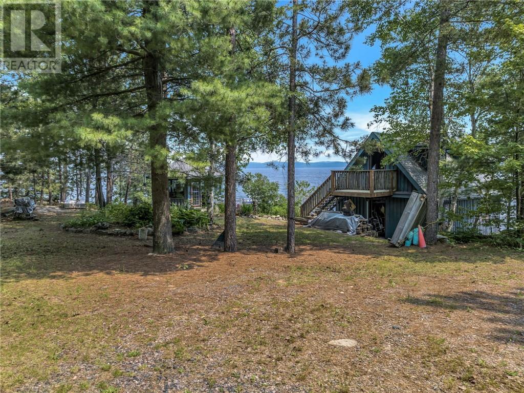 696 Pine Cone, Skead, ON