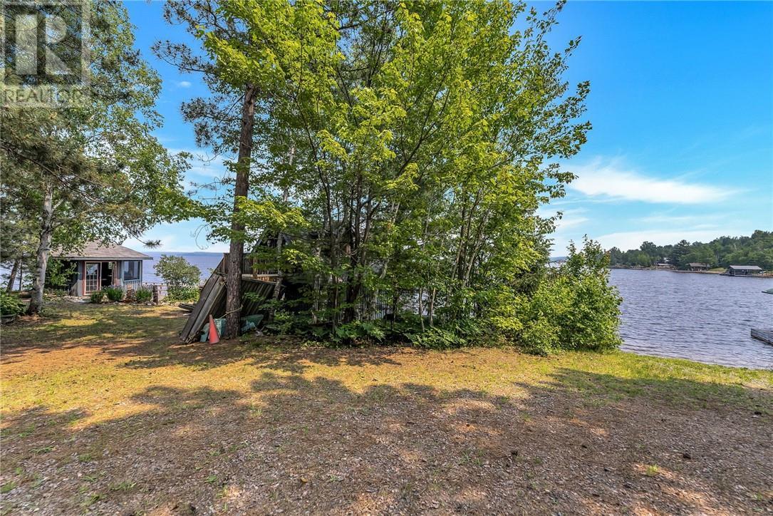 696 Pine Cone, Skead, ON