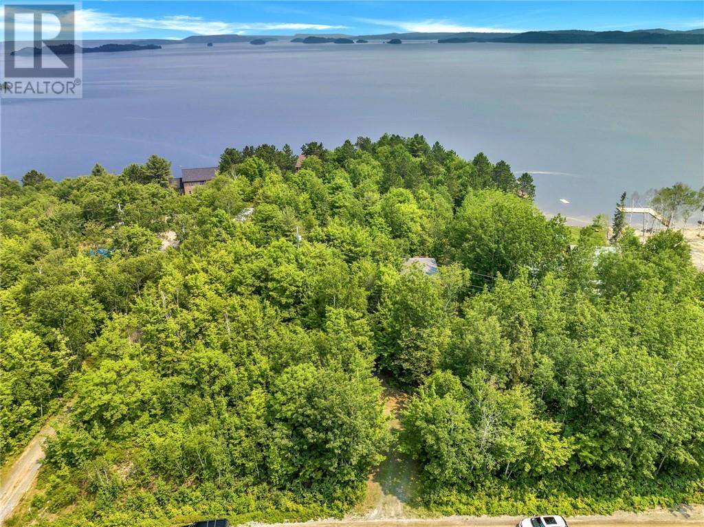 696 Pine Cone, Skead, ON