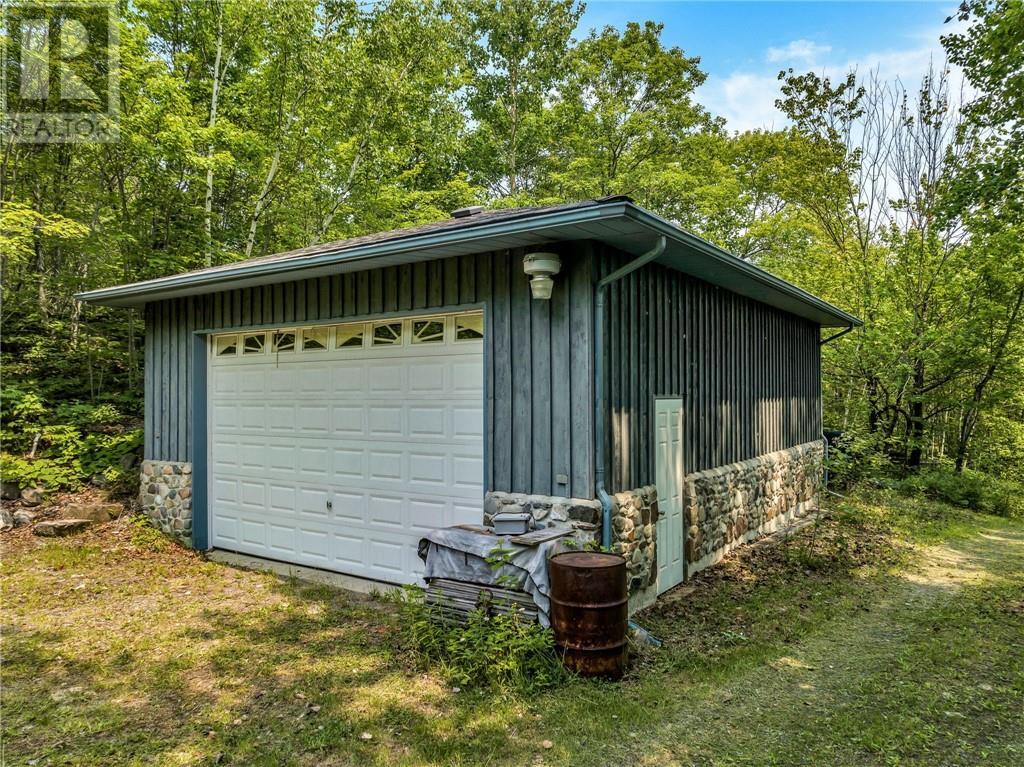 696 Pine Cone, Skead, ON