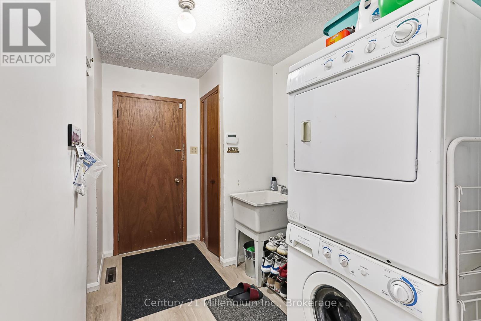 213 Jane Street, Clearview (Stayner), ON - Indoor Photo Showing Laundry Room