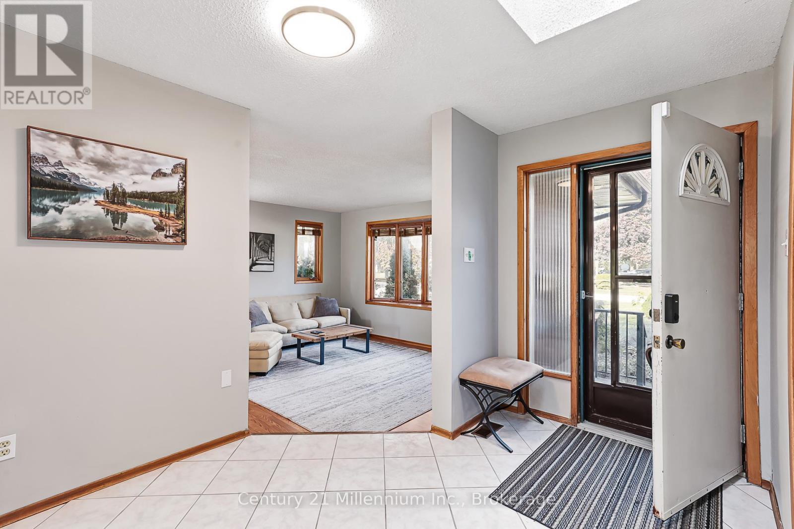 213 Jane Street, Clearview (Stayner), ON - Indoor Photo Showing Other Room