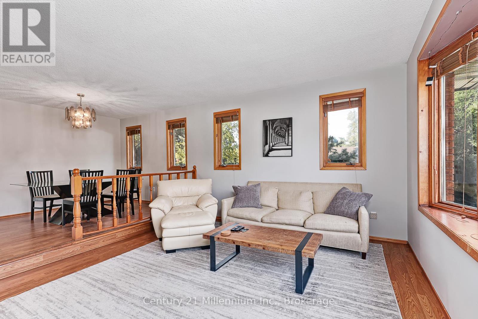 213 Jane Street, Clearview (Stayner), ON - Indoor Photo Showing Living Room
