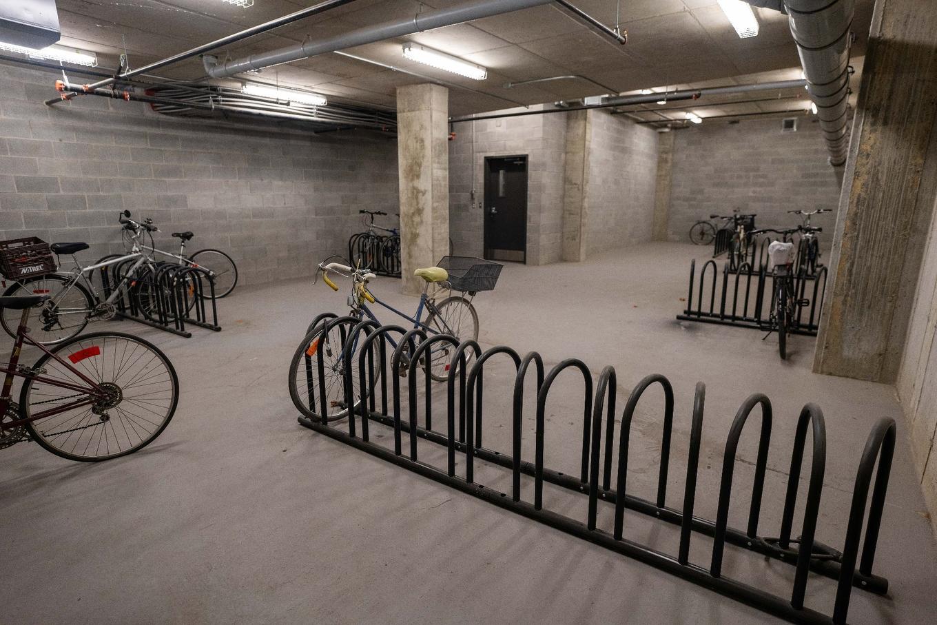 Other - 314-2542 Place Pierre-Falardeau, Montréal (Rosemont/La Petite-Patrie), QC - Indoor Photo Showing Garage