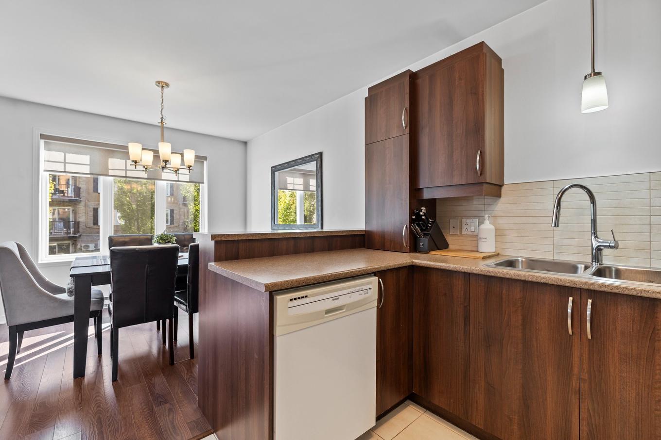 Overall view - 3-555 Av. Forest, Pincourt, QC - Indoor Photo Showing Kitchen With Double Sink