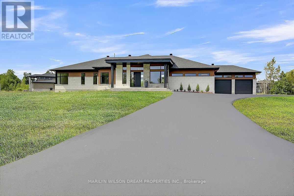 1070 Green Jacket Crescent, Ottawa, ON - Outdoor