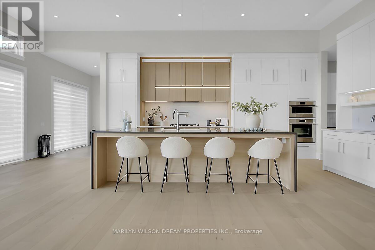 1070 Green Jacket Crescent, Ottawa, ON - Indoor Photo Showing Kitchen With Upgraded Kitchen