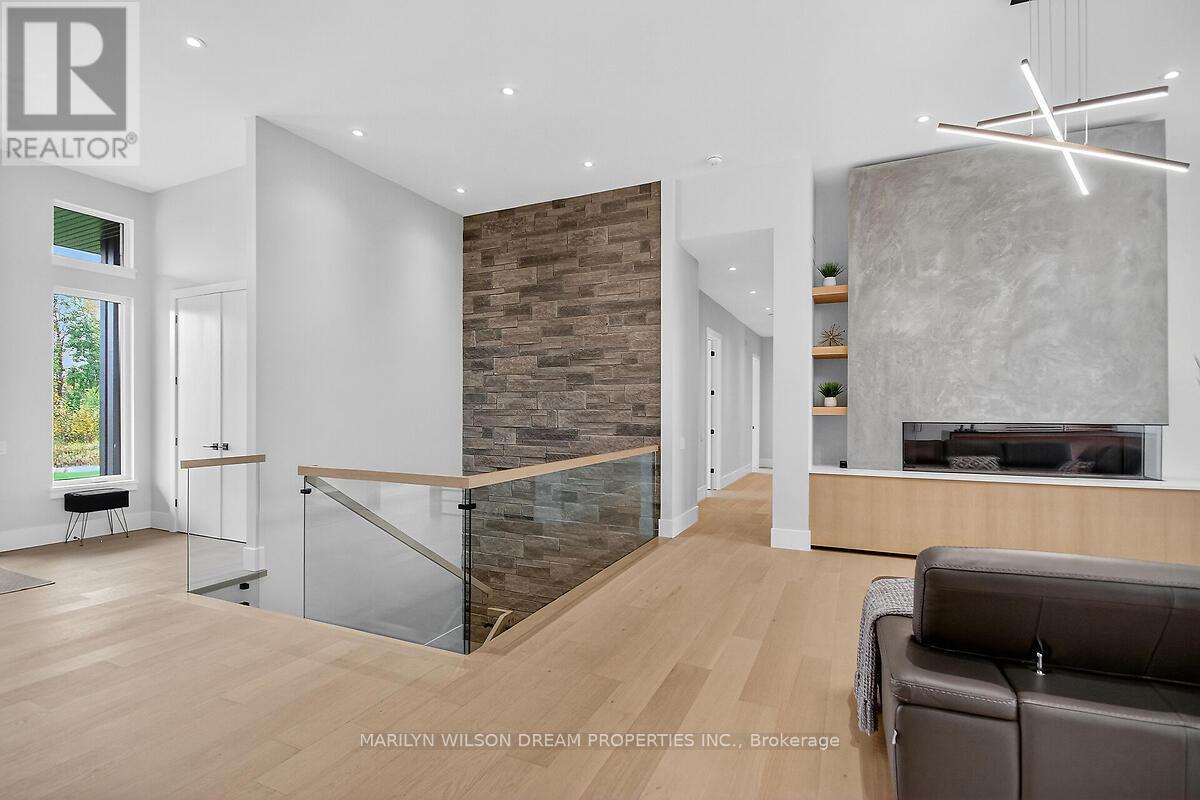 1070 Green Jacket Crescent, Ottawa, ON - Indoor Photo Showing Other Room