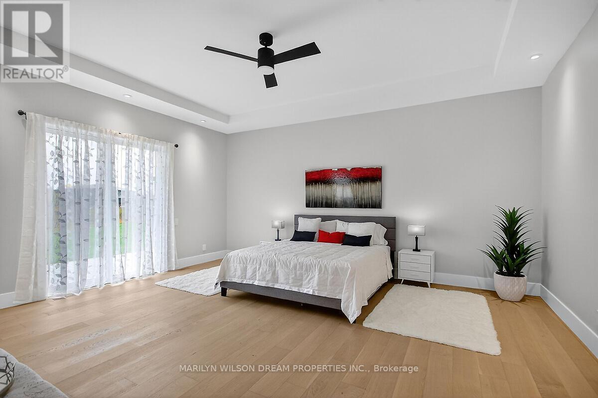 1070 Green Jacket Crescent, Ottawa, ON - Indoor Photo Showing Bedroom