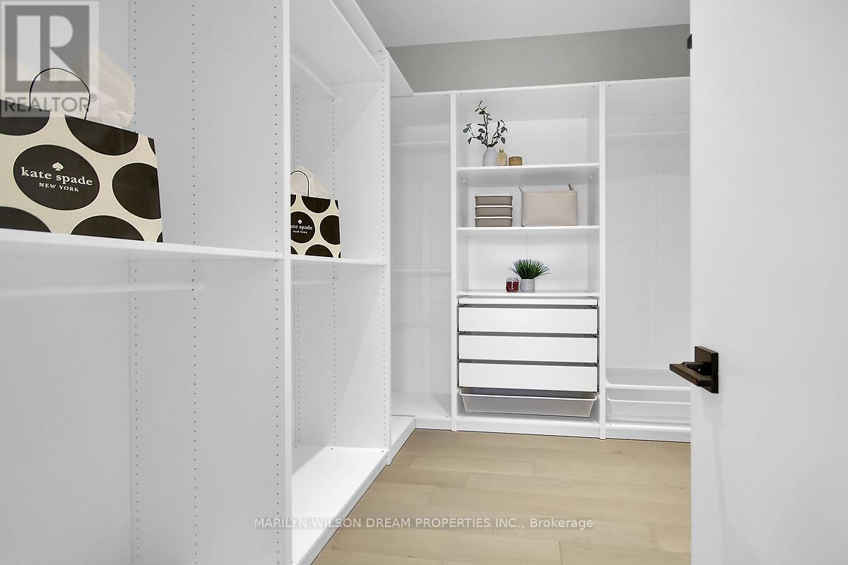 1070 Green Jacket Crescent, Ottawa, ON - Indoor Photo Showing Other Room