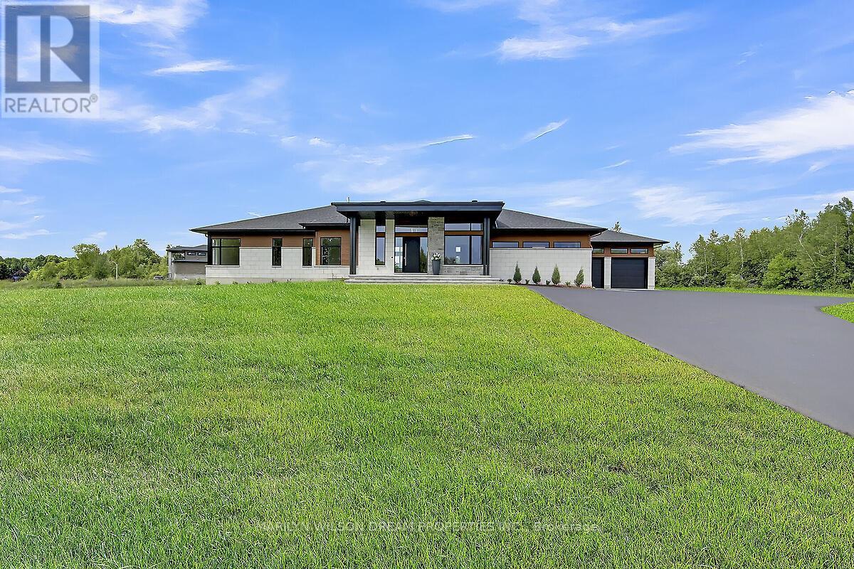 1070 Green Jacket Crescent, Ottawa, ON - Outdoor