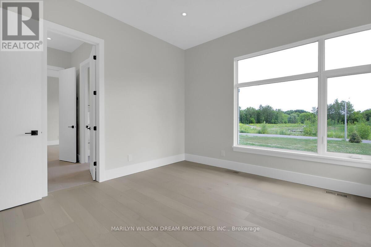 1070 Green Jacket Crescent, Ottawa, ON - Indoor Photo Showing Other Room