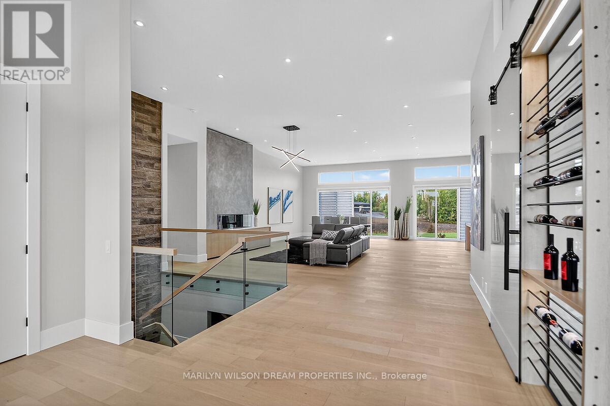 1070 Green Jacket Crescent, Ottawa, ON - Indoor Photo Showing Other Room