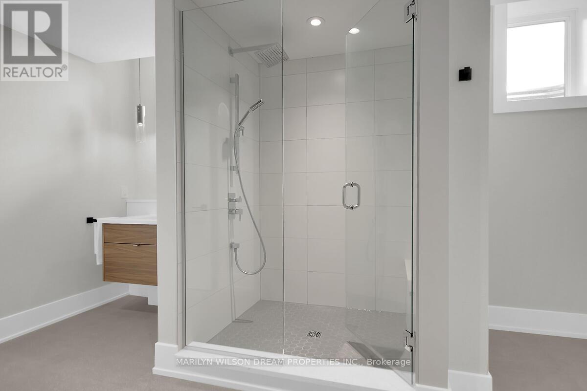 1070 Green Jacket Crescent, Ottawa, ON - Indoor Photo Showing Bathroom