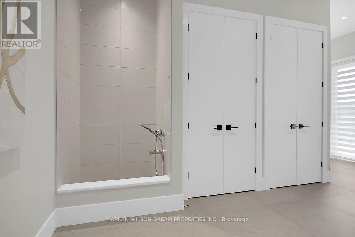 1070 Green Jacket Crescent, Ottawa, ON - Indoor Photo Showing Other Room