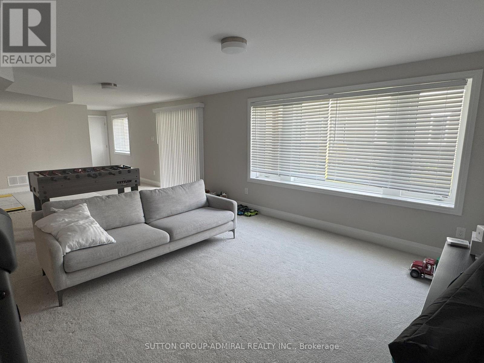 757 Eminence Street, Ottawa, ON - Indoor Photo Showing Living Room