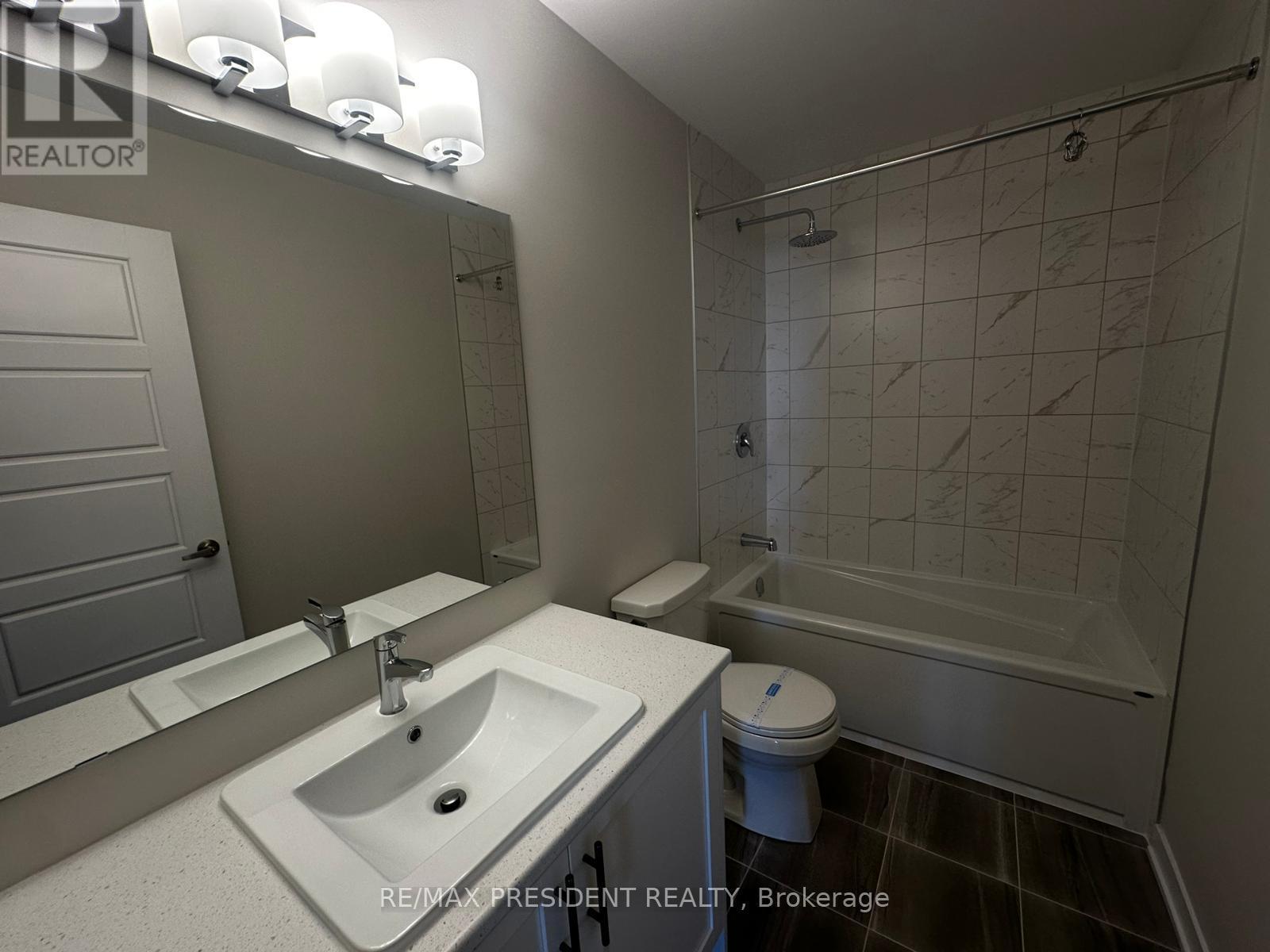 78 Ryan Reynolds Way S, Ottawa, ON - Indoor Photo Showing Bathroom