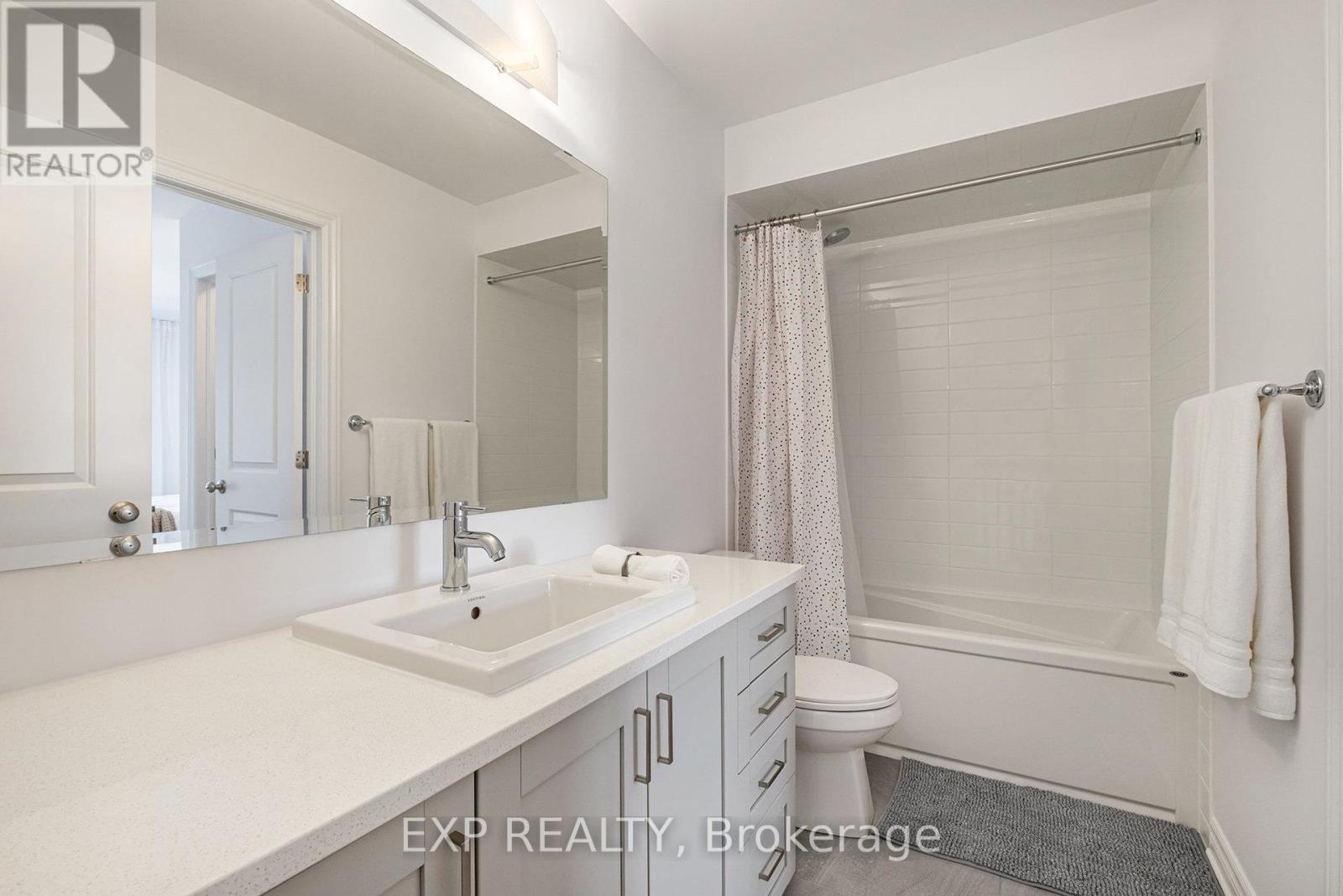519 Triangle Street, Ottawa, ON - Indoor Photo Showing Bathroom