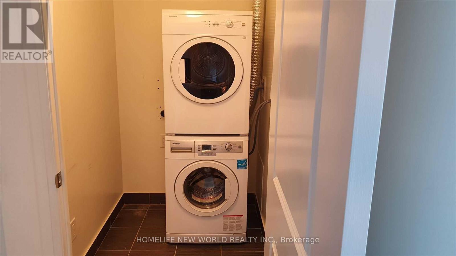 312 - 3600 Highway 7 Road, Vaughan, ON - Indoor Photo Showing Laundry Room
