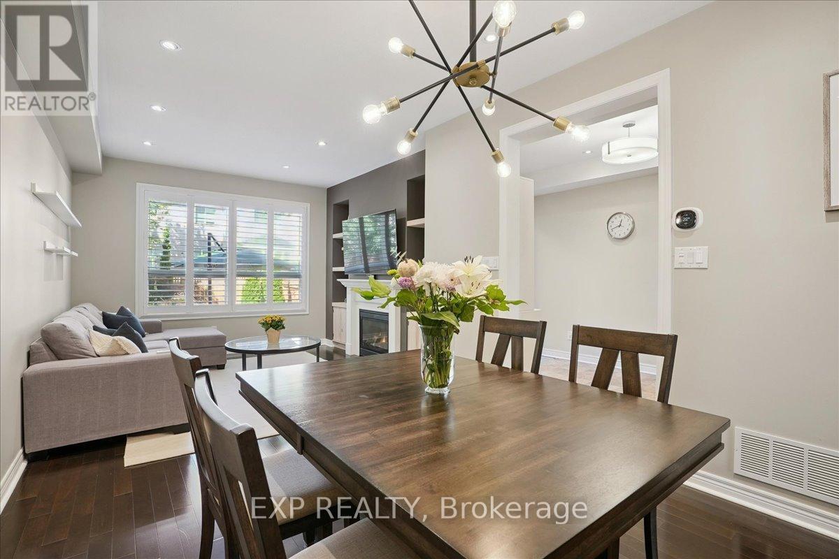 4147 Prentice Common, Burlington, ON - Indoor Photo Showing Dining Room