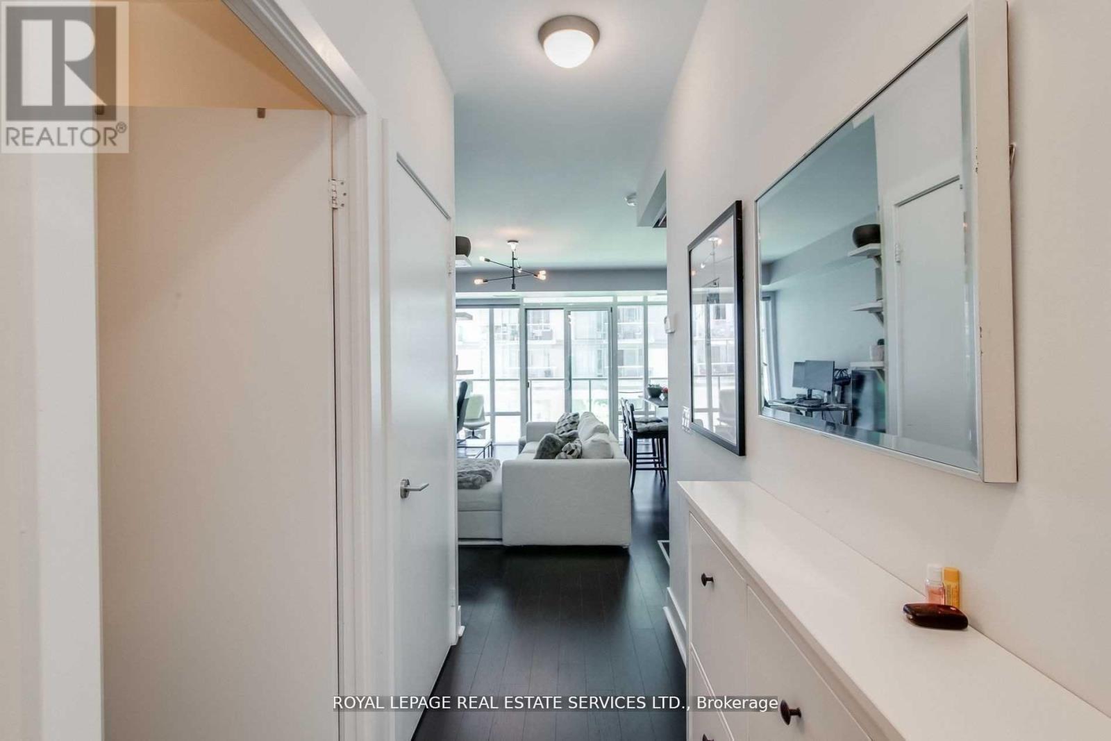 330 - 90 Stadium Road, Toronto, ON - Indoor Photo Showing Other Room