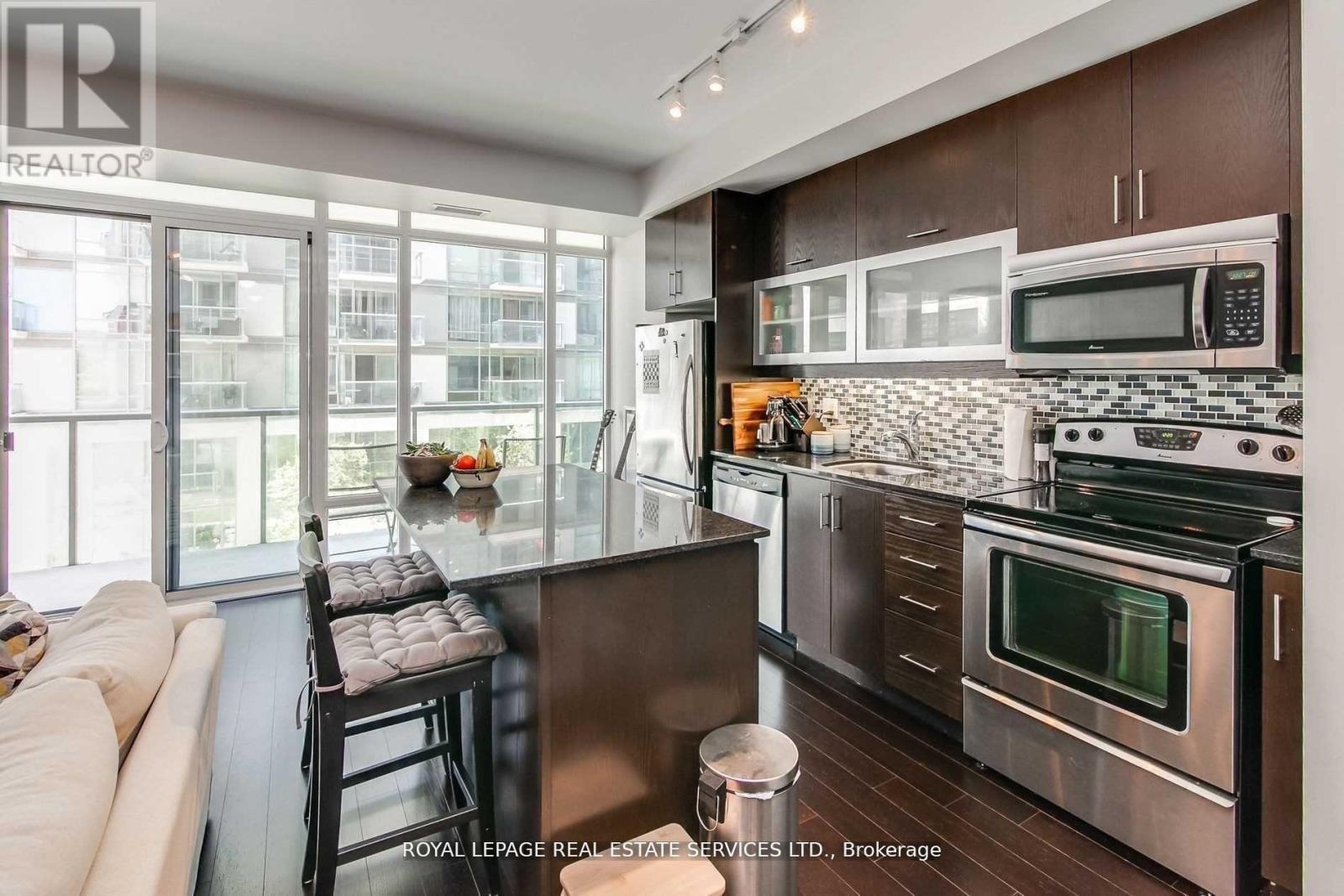 330 - 90 Stadium Road, Toronto, ON - Indoor Photo Showing Kitchen With Stainless Steel Kitchen With Upgraded Kitchen