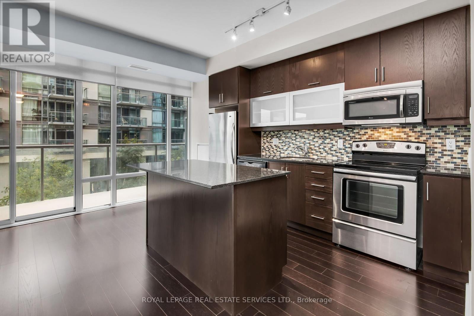 330 - 90 Stadium Road, Toronto, ON - Indoor Photo Showing Kitchen With Stainless Steel Kitchen With Upgraded Kitchen